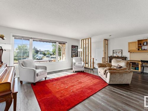 4415 46 Avenue, Bonnyville Town, AB - Indoor Photo Showing Living Room