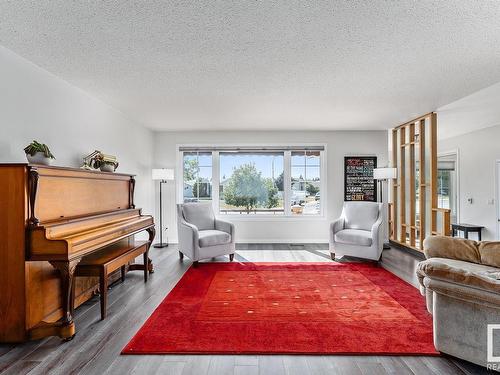 4415 46 Avenue, Bonnyville Town, AB - Indoor Photo Showing Living Room