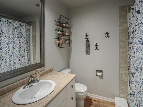 4502 46 Avenue, St. Paul Town, AB - Indoor Photo Showing Bathroom