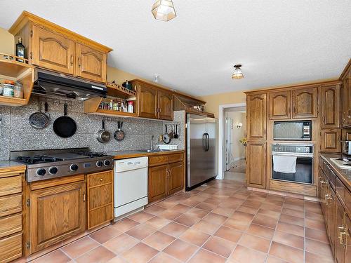 50352 Rge Rd 225, Rural Leduc County, AB - Indoor Photo Showing Kitchen