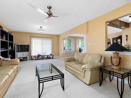 50352 Rge Rd 225, Rural Leduc County, AB - Indoor Photo Showing Living Room