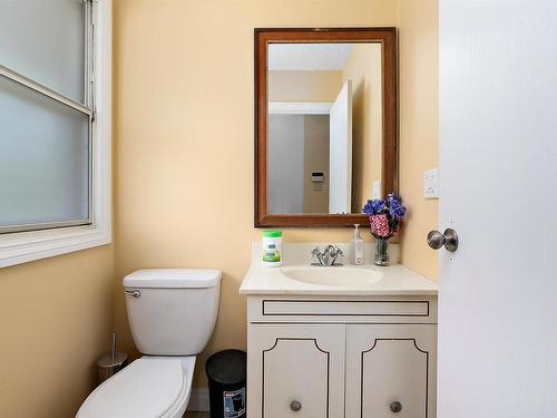 50352 Rge Rd 225, Rural Leduc County, AB - Indoor Photo Showing Bathroom