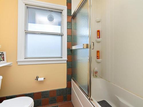 50352 Rge Rd 225, Rural Leduc County, AB - Indoor Photo Showing Bathroom