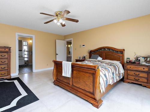 50352 Rge Rd 225, Rural Leduc County, AB - Indoor Photo Showing Bedroom