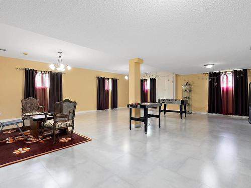 50352 Rge Rd 225, Rural Leduc County, AB - Indoor Photo Showing Living Room