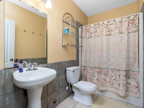 50352 Rge Rd 225, Rural Leduc County, AB - Indoor Photo Showing Bathroom