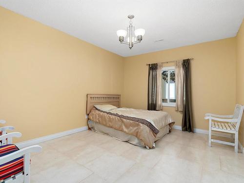 50352 Rge Rd 225, Rural Leduc County, AB - Indoor Photo Showing Bedroom