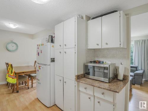 37 Amberly Co Nw, Edmonton, AB 