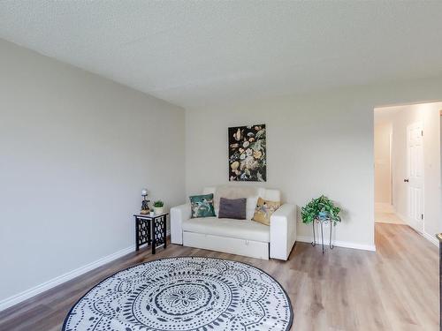 18245 93 Av Nw, Edmonton, AB 