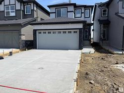 9421 PEAR CR SW  Edmonton, AB T6X 2Z5