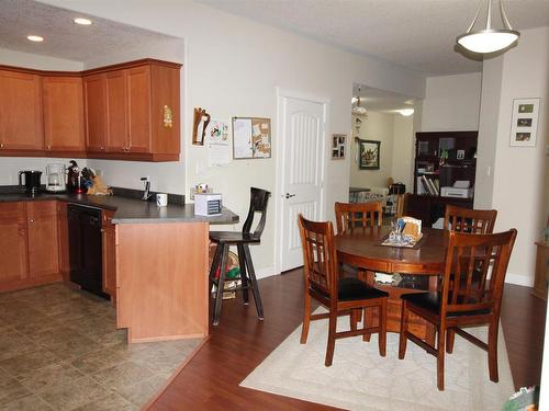 201 5401 37A Avenue, Wetaskiwin, AB - Indoor Photo Showing Dining Room