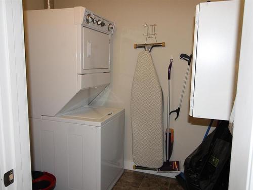 201 5401 37A Avenue, Wetaskiwin, AB - Indoor Photo Showing Laundry Room