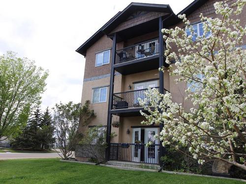 201 5401 37A Avenue, Wetaskiwin, AB - Outdoor With Balcony