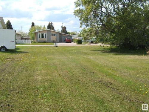 5449 45 St, Vegreville, AB 