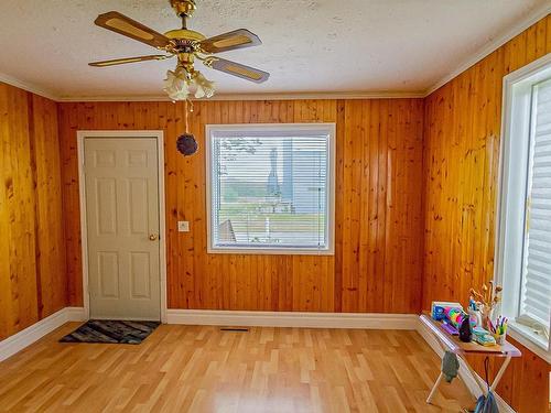 4410 50 Avenue, Myrnam, AB - Indoor Photo Showing Other Room