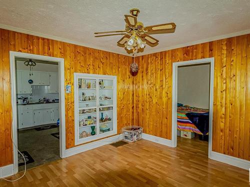 4410 50 Avenue, Myrnam, AB - Indoor Photo Showing Other Room