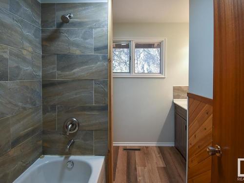 53203A Rge Rd 40A, Rural Parkland County, AB - Indoor Photo Showing Bathroom