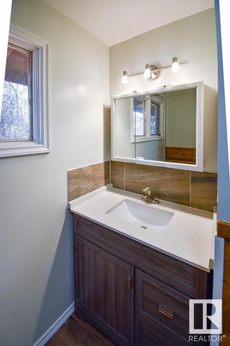 53203A Rge Rd 40A, Rural Parkland County, AB - Indoor Photo Showing Bathroom