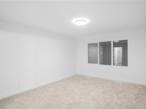 4934 Kinney Road, Edmonton, AB - Indoor Photo Showing Other Room