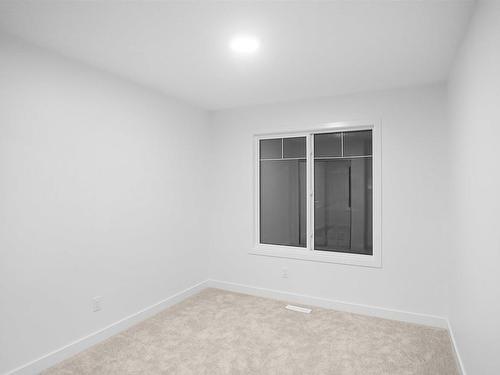 4934 Kinney Road, Edmonton, AB - Indoor Photo Showing Other Room