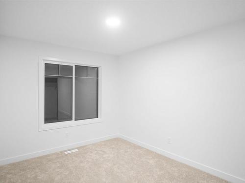 4934 Kinney Road, Edmonton, AB - Indoor Photo Showing Other Room