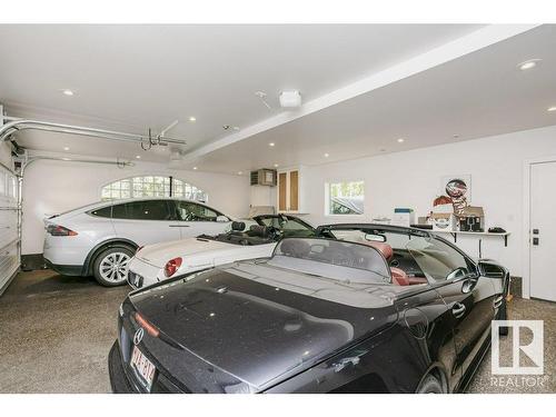 5 Donsdale Crescent, Edmonton, AB - Indoor Photo Showing Garage