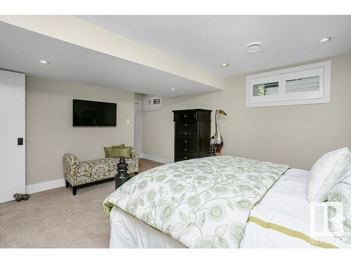 5 Donsdale Crescent, Edmonton, AB - Indoor Photo Showing Bedroom