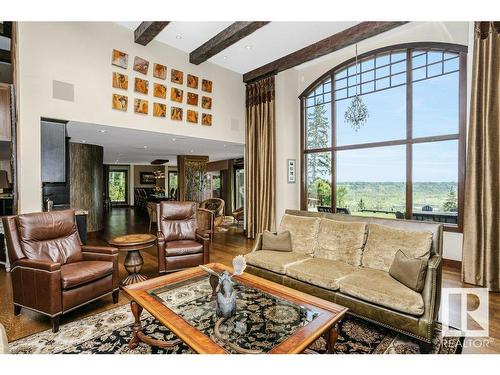 5 Donsdale Crescent, Edmonton, AB - Indoor Photo Showing Living Room