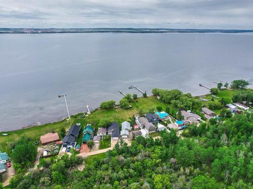 19 Rizzie Beach, Rural Parkland County, AB 