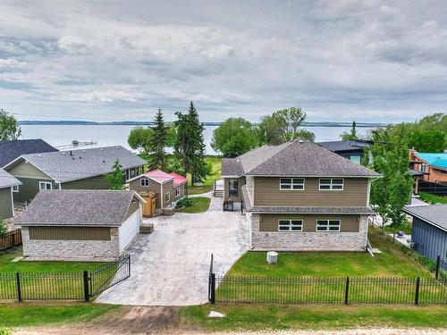 19 Rizzie Beach, Rural Parkland County, AB 