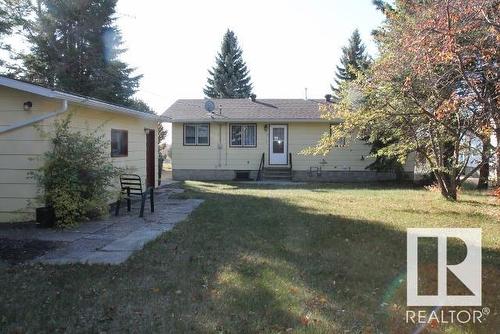 5010 55 Avenue, Elk Point, AB - Indoor Photo Showing Kitchen