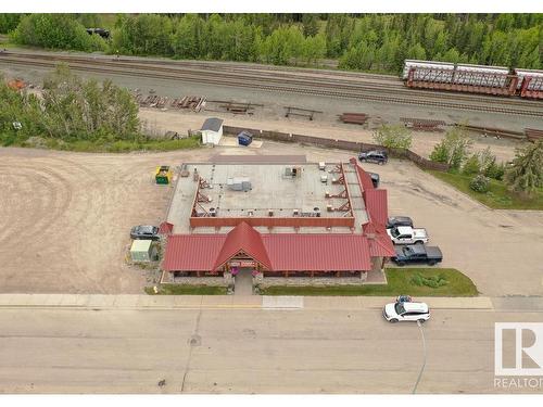 414 Carmichael Ln, Hinton, AB 