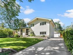 40 GLADSTONE CR  St. Albert, AB T8N 0W7