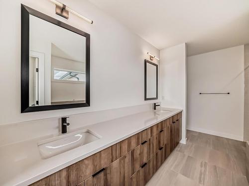 1512 Ainslie Place, Edmonton, AB - Indoor Photo Showing Bathroom