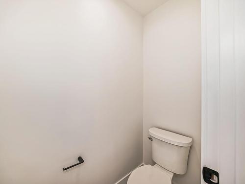 1512 Ainslie Place, Edmonton, AB - Indoor Photo Showing Bathroom