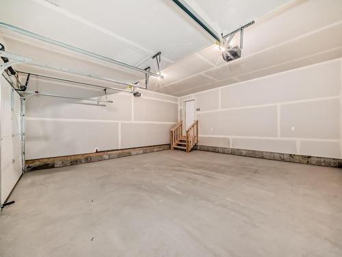 1512 Ainslie Place, Edmonton, AB - Indoor Photo Showing Garage