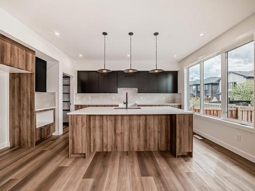 1512 Ainslie Place, Edmonton, AB - Indoor Photo Showing Kitchen