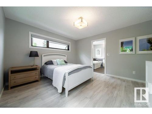 11606 89 Avenue Nw, Edmonton, AB - Indoor Photo Showing Bedroom