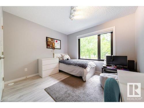 11606 89 Avenue Nw, Edmonton, AB - Indoor Photo Showing Bedroom