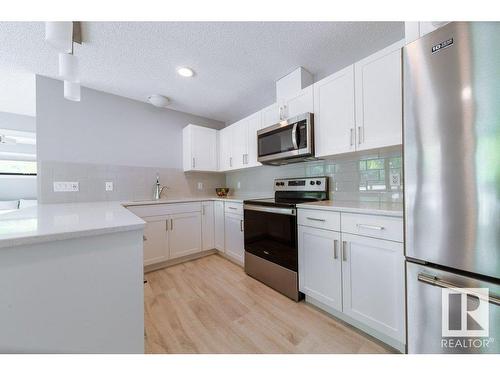 11606 89 Avenue Nw, Edmonton, AB - Indoor Photo Showing Kitchen