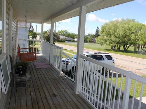 5209 50 St, Elk Point, AB 