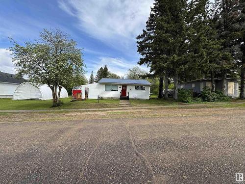 4807 51 St, Innisfree, AB 