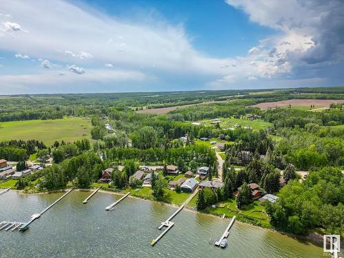 531 Poplar Bay, Rural Wetaskiwin County, AB 