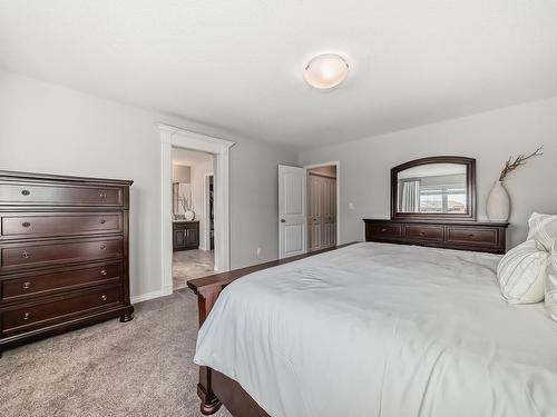 2066 Redtail Cm Nw, Edmonton, AB 