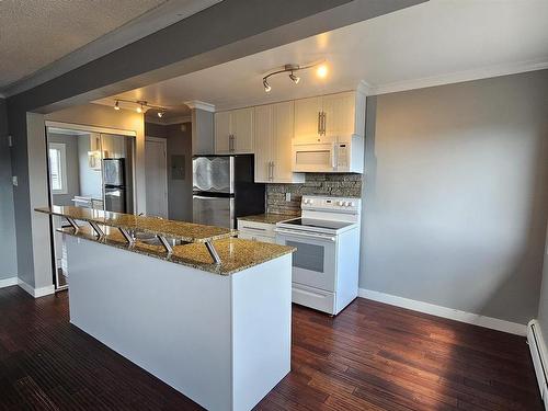 34 10525 83 Avenue, Edmonton, AB - Indoor Photo Showing Kitchen