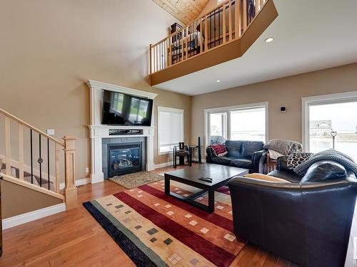 27 Sunset Hb, Rural Wetaskiwin County, AB 