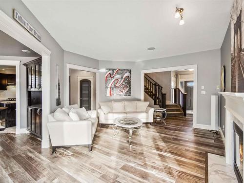 237 Ambleside Drive Sw, Edmonton, AB - Indoor Photo Showing Living Room