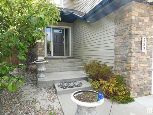 237 Ambleside Drive Sw, Edmonton, AB - Outdoor