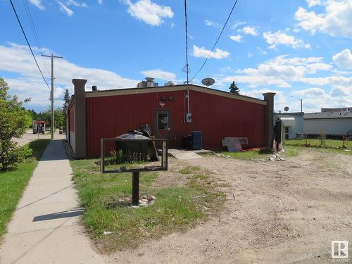 5004-5008 -50 Ave, Breton, AB 