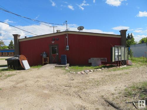 5004-5008 -50 Ave, Breton, AB 